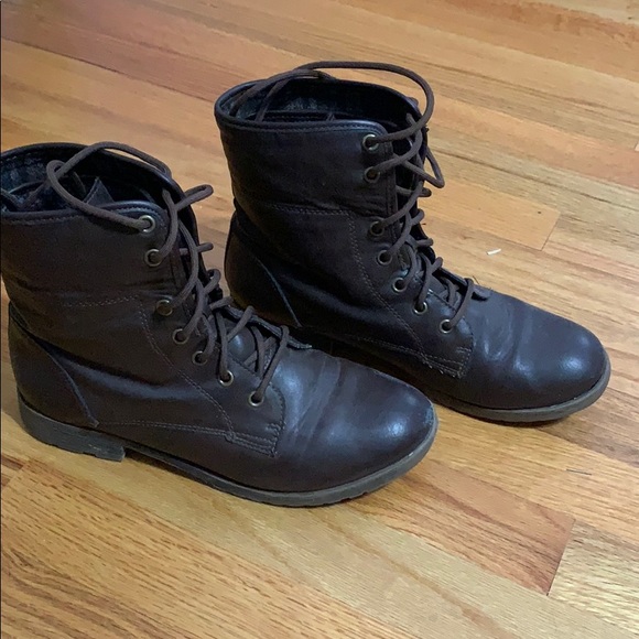 Brown ankle boots - Picture 1 of 2